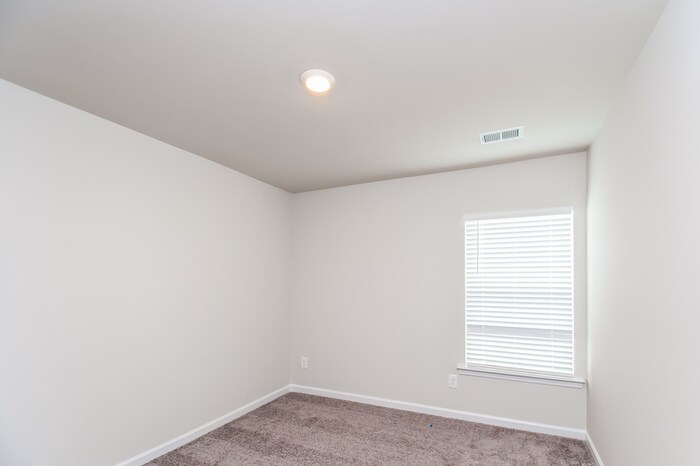 Building Photo - 481 Red Poll Wy