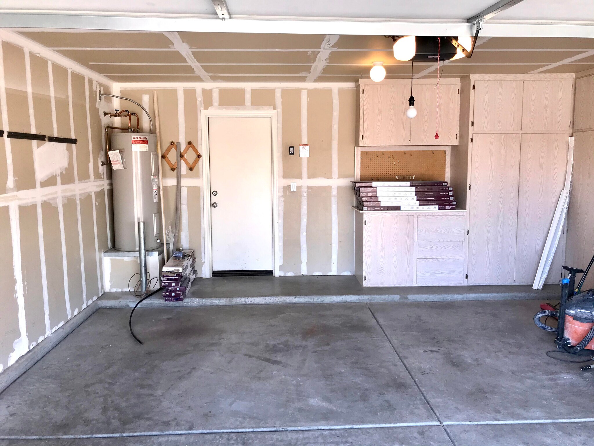 Building Photo - 1323 W Desert Cloud Pl