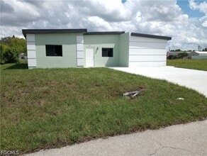 Building Photo - 423 Canyon Dr S
