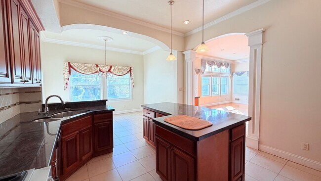 Building Photo - 738 Palmera Ct