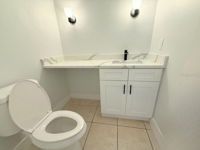 Building Photo - 109 Lakepointe Cir