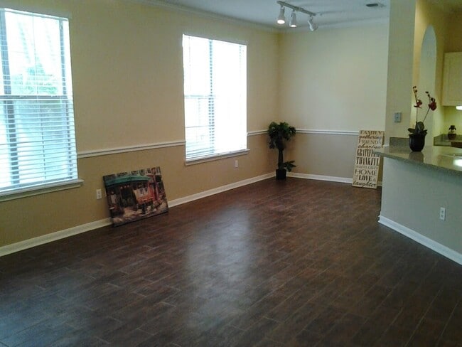 Building Photo - Amazing 1/1 Courtyard View Condo for Rent at Park North Downtown Orlando.