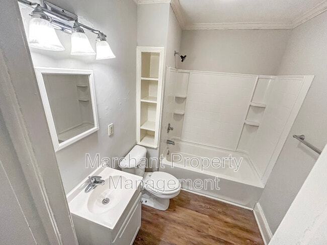 Building Photo - 667 Ravenel St