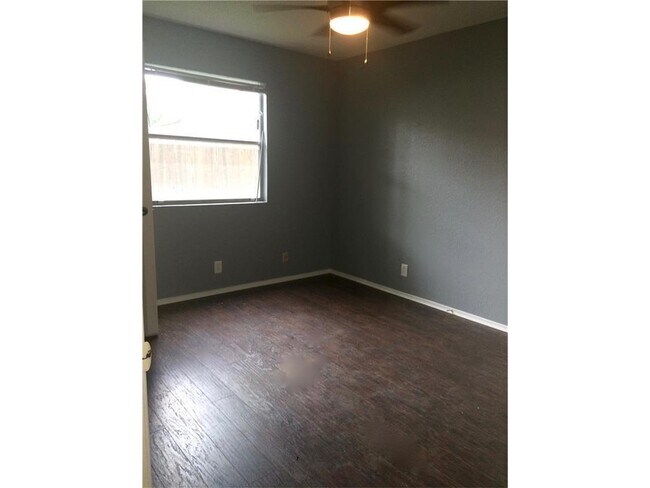 Building Photo - 901 Taulbee Ln