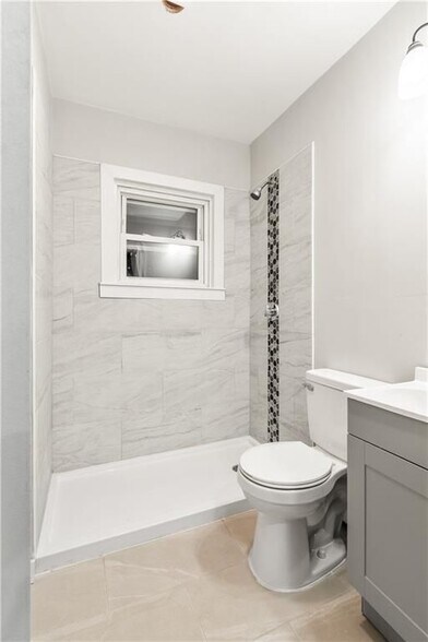 Building Photo - 538 Power Rd