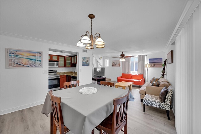 Building Photo - 4525 Poinciana St