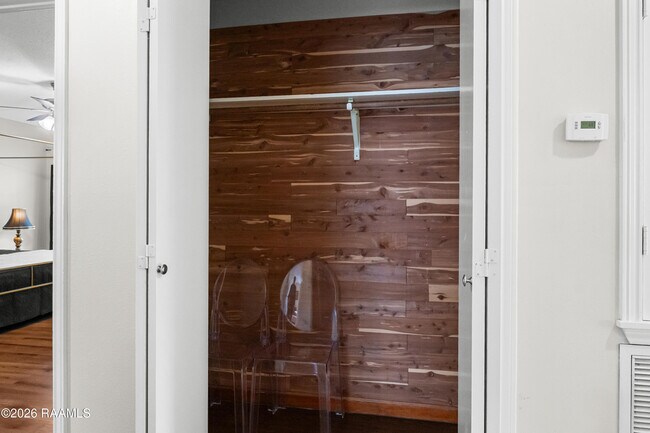 Building Photo - 401 Pinto St