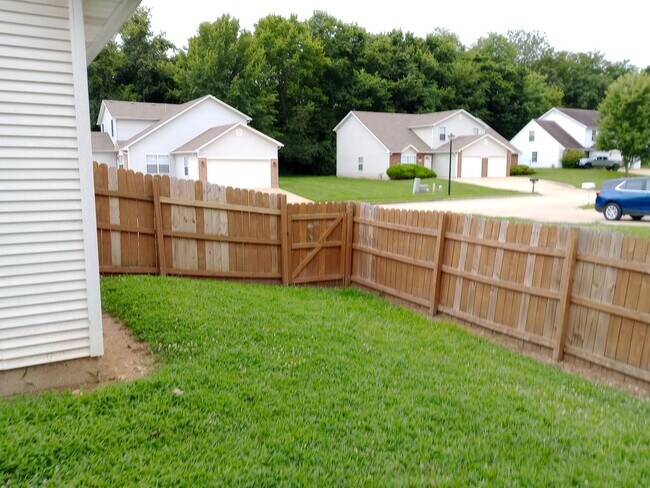 Building Photo - 5013-5015 Carrie Ridge Dr.
