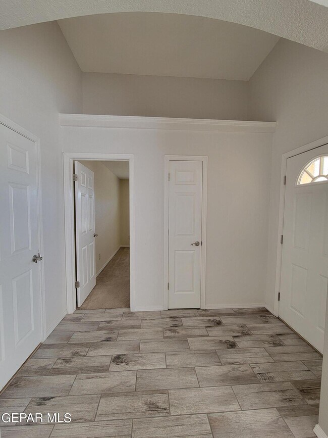 Building Photo - 14044 Peter Noyes Dr