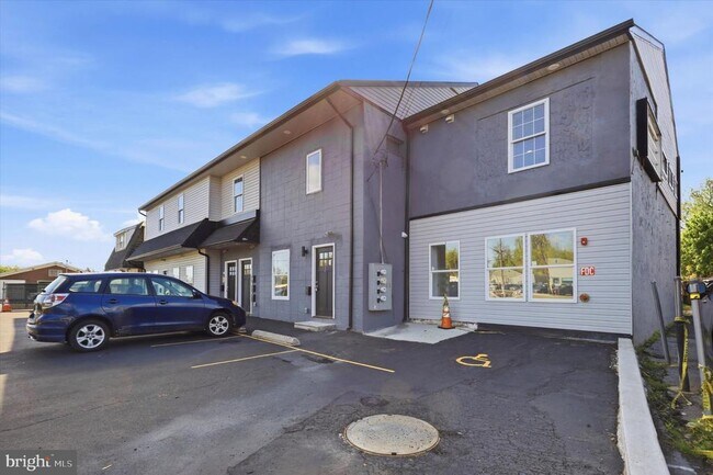 Building Photo - 7406 Bristol Pike