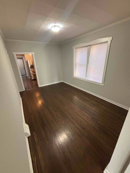 Building Photo - 1805 N Mayfield Ave