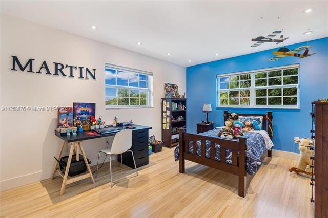 Building Photo - 11401 SW 72nd Plz