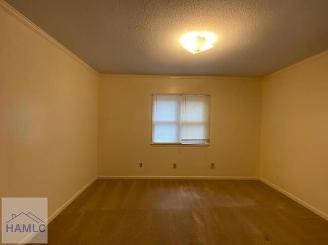 Building Photo - 262 Garden Cir