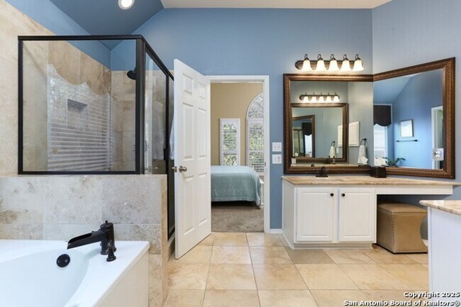 Building Photo - Charming 5-Bedroom Home for Rent in Gated ...