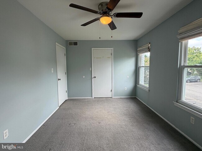 Building Photo - 99 Brookview Cir