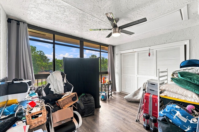 Building Photo - 2581 Carambola Cir N