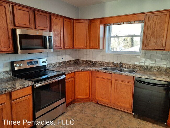 Building Photo - 3 br, 1.5 bath House - 7545 W Belden Ave #6