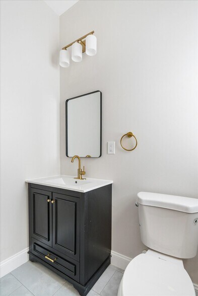 Building Photo - 1415 E Lanvale St