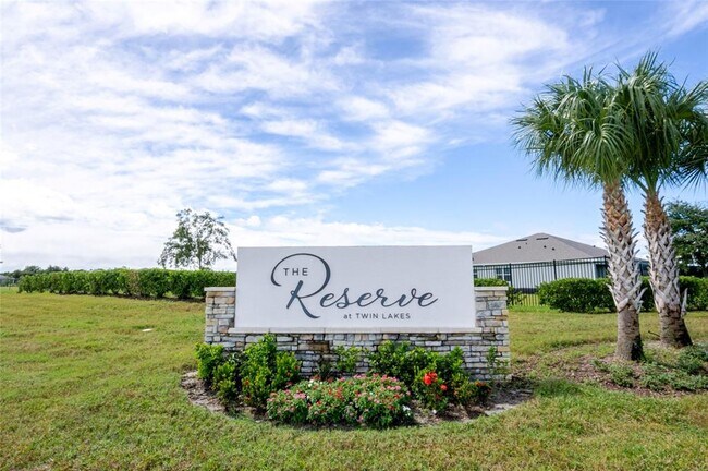 Building Photo - 2943 Sunstar Dr