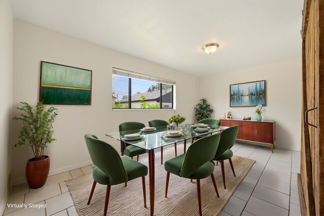Building Photo - Spacious 3 Bedroom Home | 2 Bonus Rooms, Huge Yard & Detached 2-Car Garage