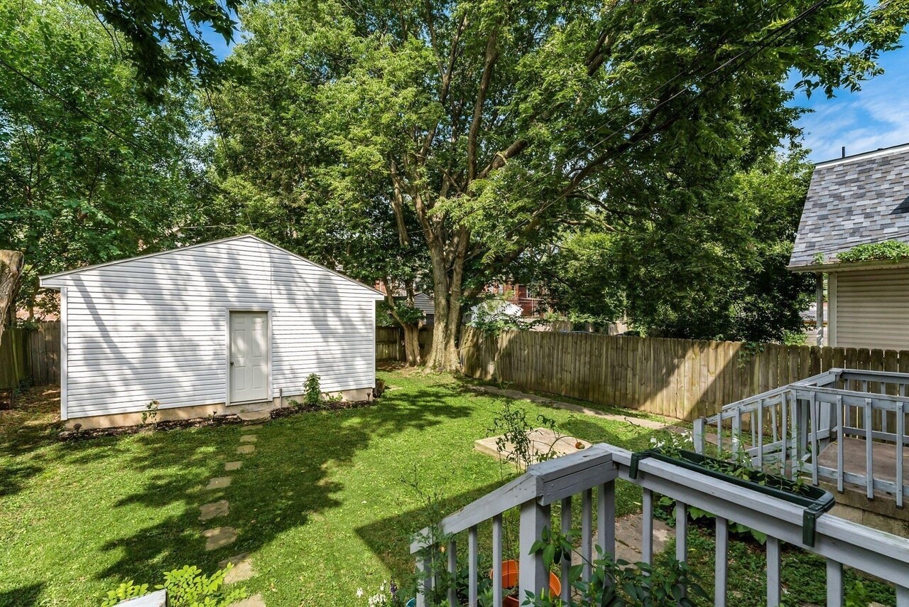 Building Photo - 397 Stoddart Ave