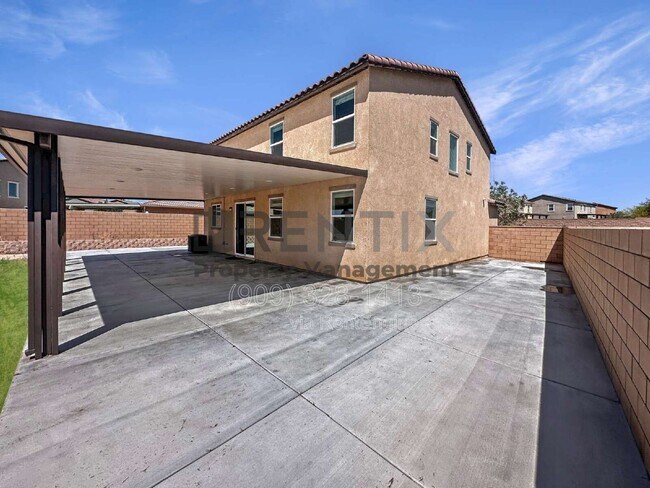 Building Photo - 15739 Yosemite St