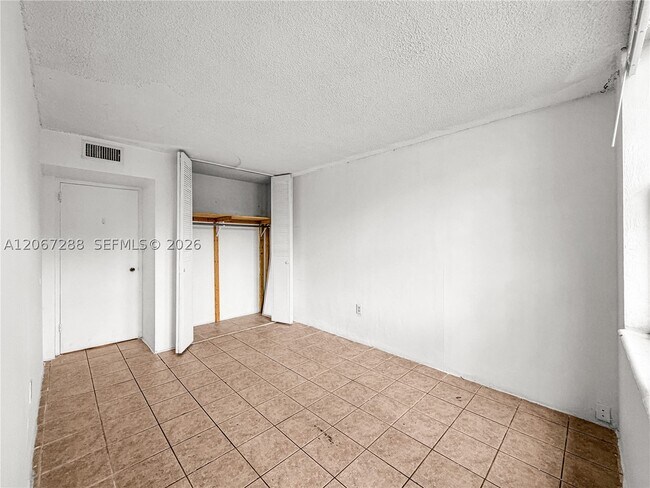 Building Photo - 1800 Sans Souci Blvd
