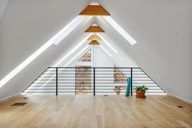 Building Photo - Contemporary Townhome in an Exceptional Su...