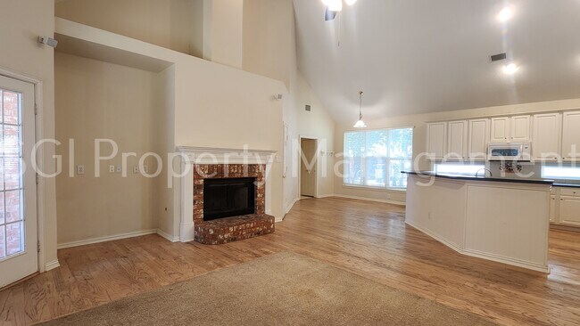 Building Photo - 329 Parkhurst Ln