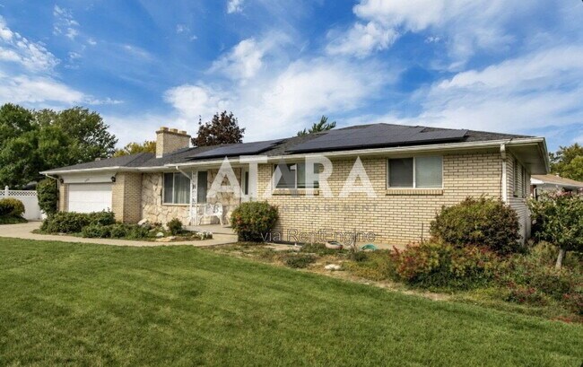 Building Photo - 1374 Marinwood Ave