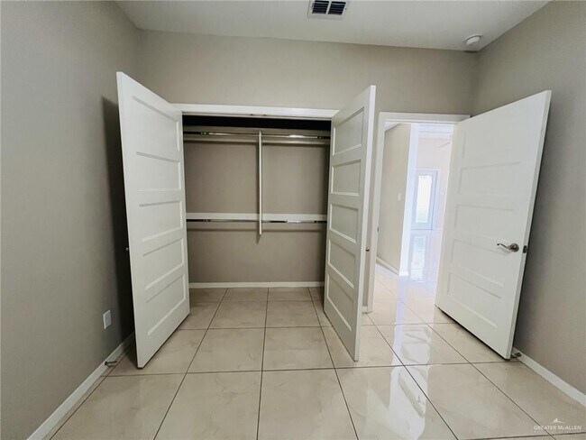 Building Photo - 22 Seton St