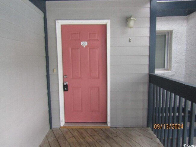 Building Photo - 1500 Cenith Dr