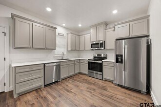 Building Photo - 18754 County Rd 437