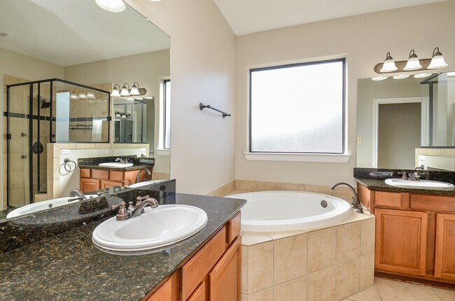 Building Photo - 1307 Studer St