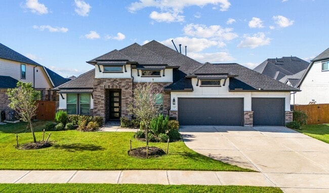 Primary Photo - 2210 Bristlegrass Dr