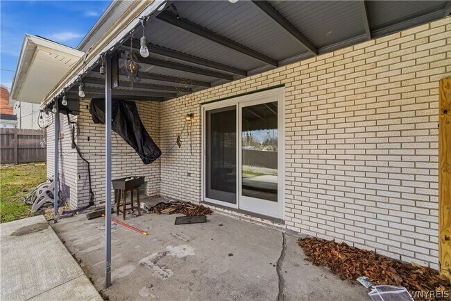 Building Photo - 4 Villa Moraine Dr