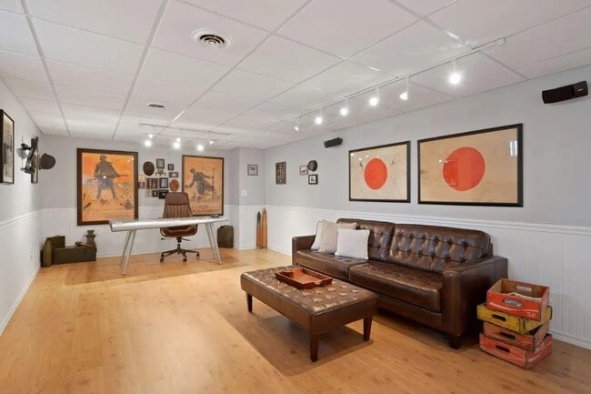 Building Photo - 5000 Zenith Ave S