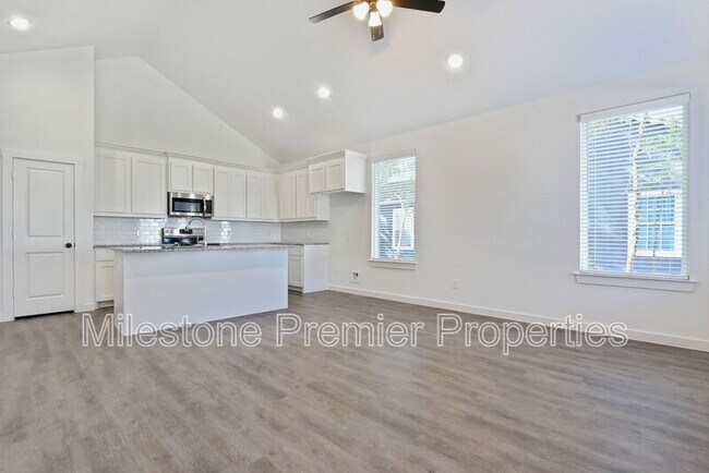 Building Photo - 718 W Texas St