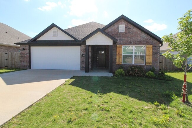 Primary Photo - 427 Wagon Wheel Ave