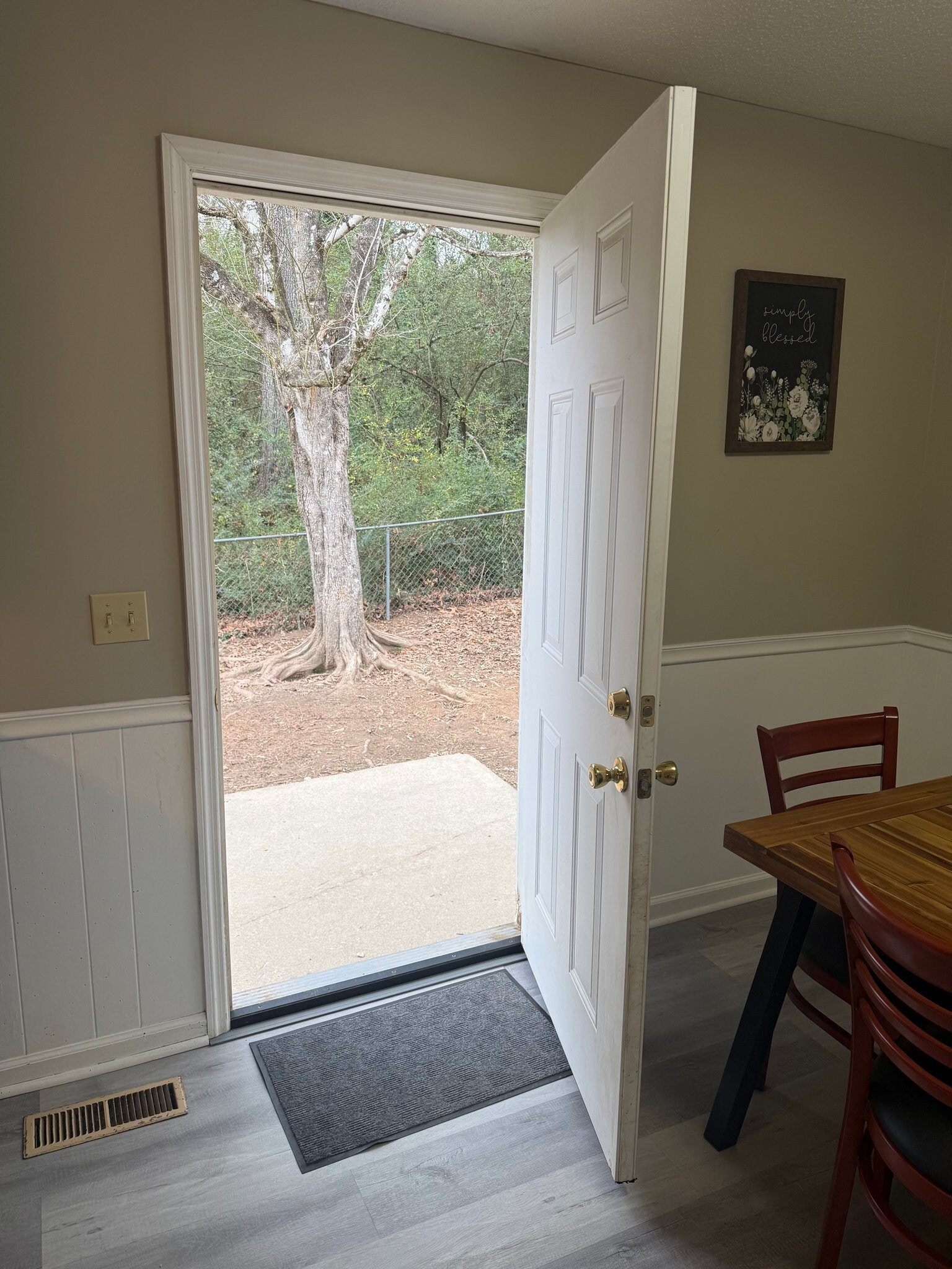Building Photo - 7531 Leemont Dr