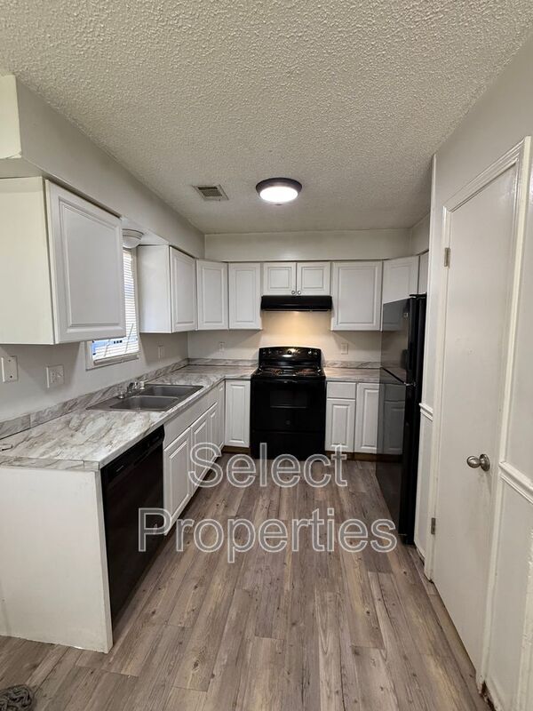 Building Photo - 1618 W Matthews Ave