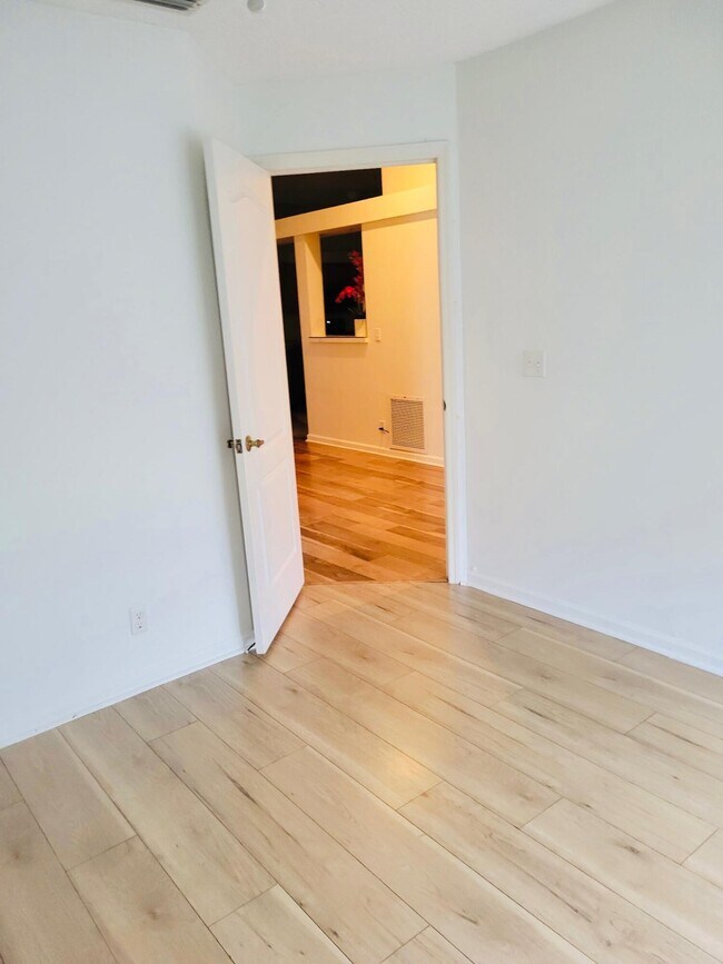 Building Photo - 9761 Boca Gardens Cir N