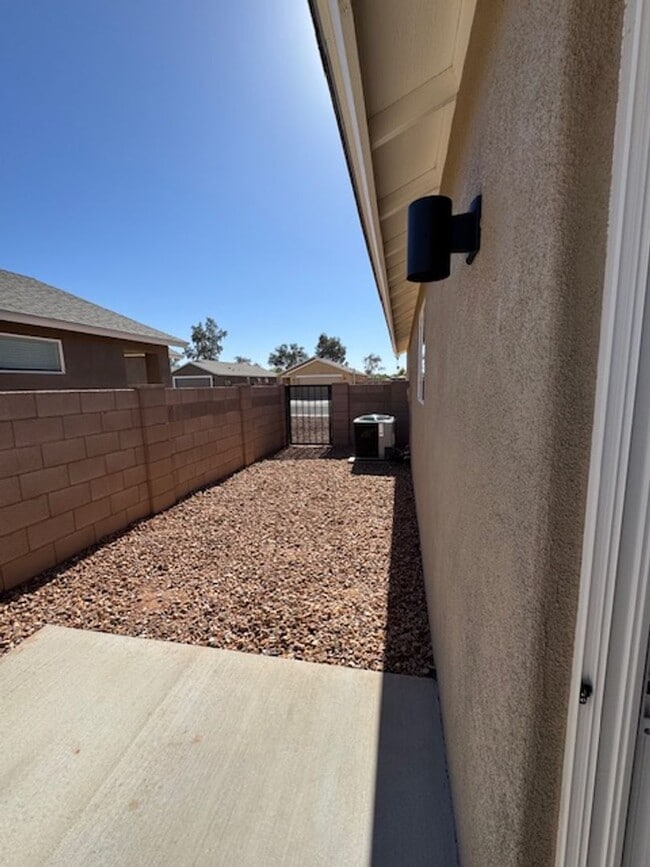 Building Photo - East- NEW BUILD 3 Bedroom rental homes!