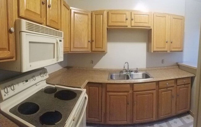 Building Photo - 224 Randolph St