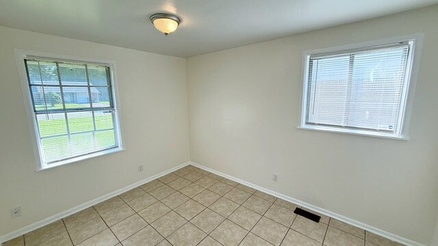 Building Photo - WEST SIDE UPDATED 3 BEDROOM RANCH HOME AVAILABLE NOW!