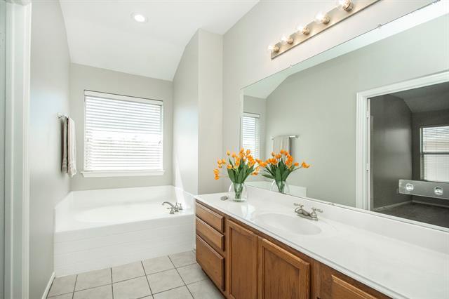 Building Photo - 706 S Jupiter Rd