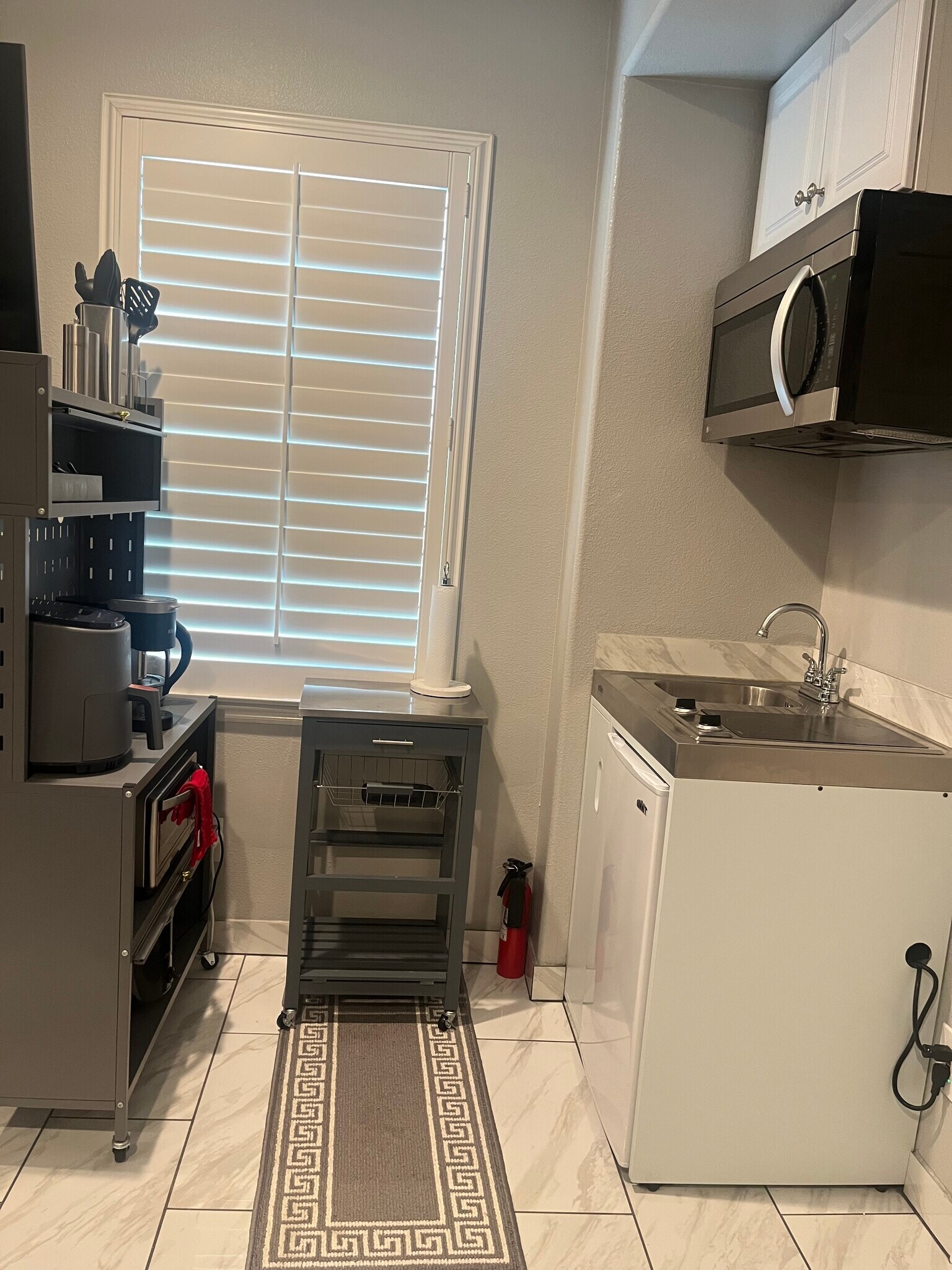 Building Photo - 8418 Lourenco Ln