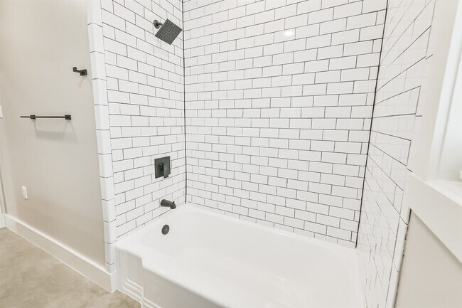 Building Photo - 6205 S Rice Ave