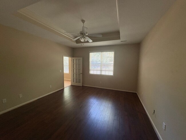 Building Photo - 3BR/2BA Condo with Sunroom & 2-Car Garage
