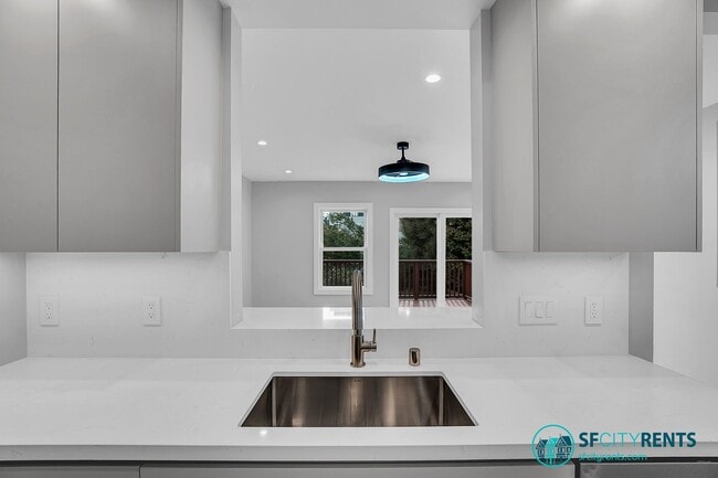 Building Photo - Sunnyside: Newly Renovated Single Family H...